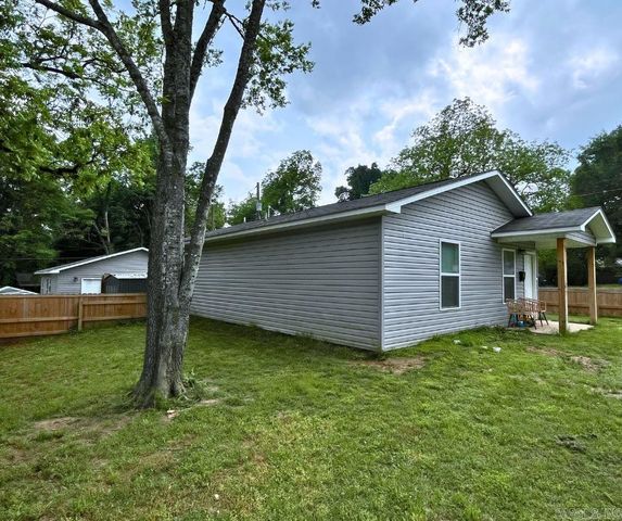 1733 Caddo Street, Arkadelphia, AR 71923