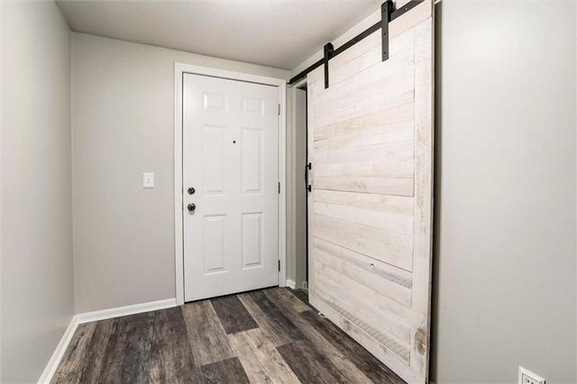 10553 Riley Street, Overland Park, KS 66213