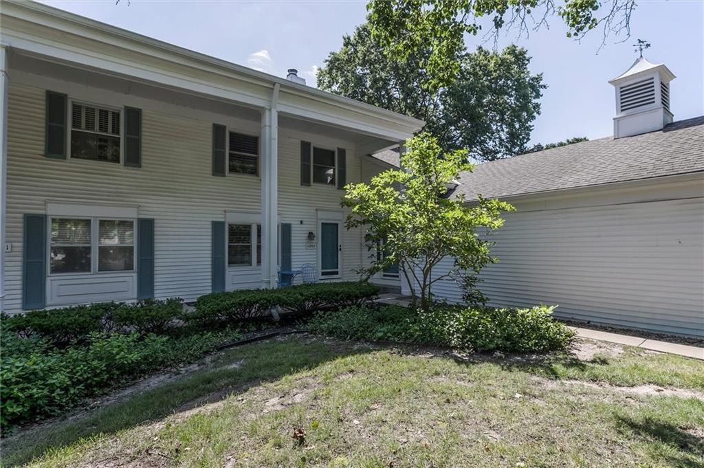 10553 Riley Street, Overland Park, KS 66213