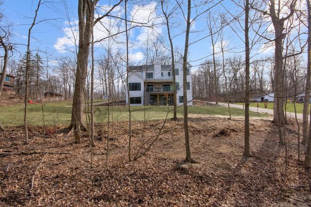 N2692 Forest DRIVE, Lake Geneva, WI 53147