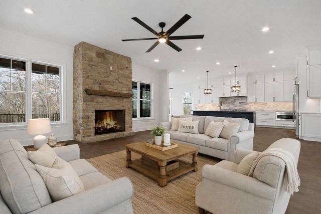 N2692 Forest DRIVE, Lake Geneva, WI 53147
