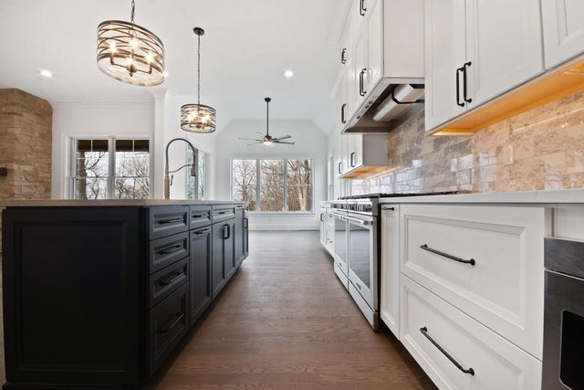 N2692 Forest DRIVE, Lake Geneva, WI 53147