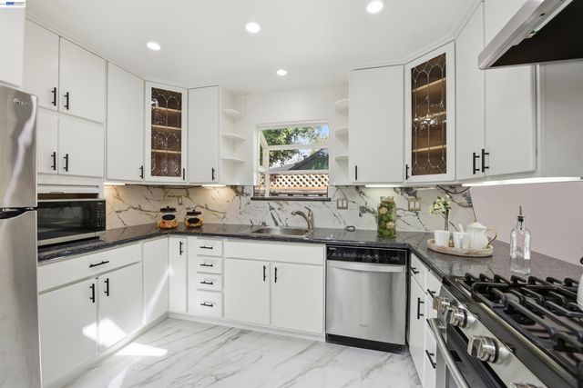 37658 Canterbury St, Fremont, CA 94536