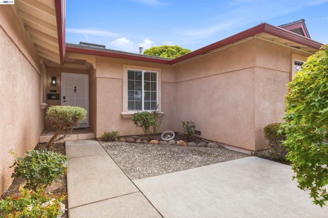 37658 Canterbury St, Fremont, CA 94536