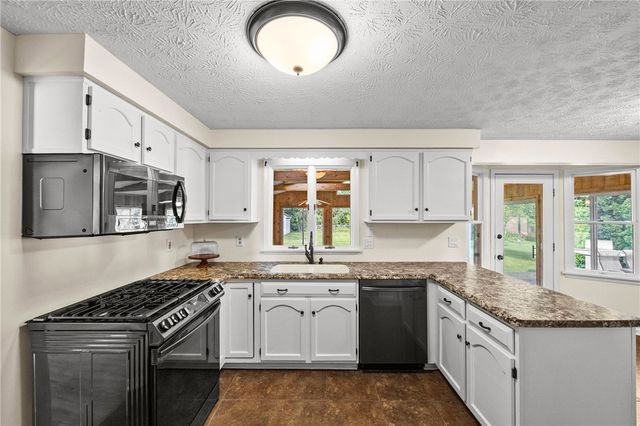 91 Guinevere Drive, Greece, NY 14626