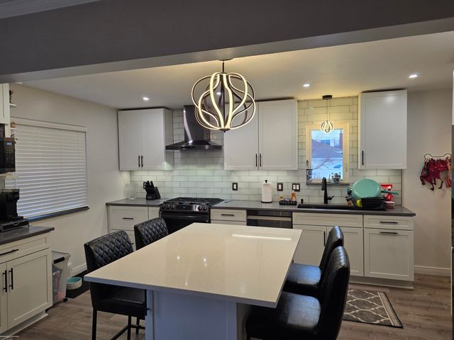 27729 Manhattan Street, Saint Clair Shores, MI 48081