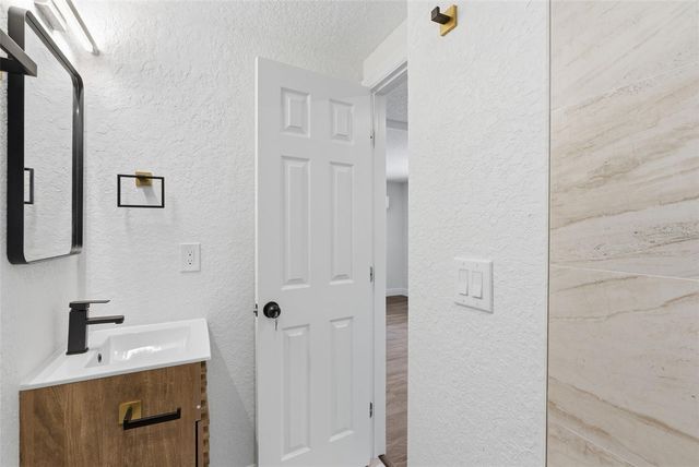 113 145TH AVENUE E 4, Madeira Beach, FL 33708