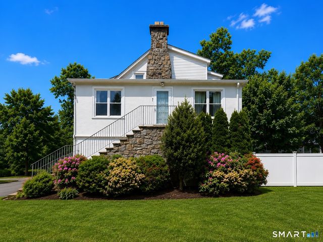 19 Urban Street, New Canaan, CT 06840