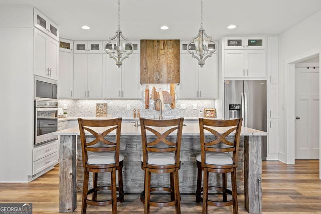 77 North Shore Drive, Cleveland, GA 30528