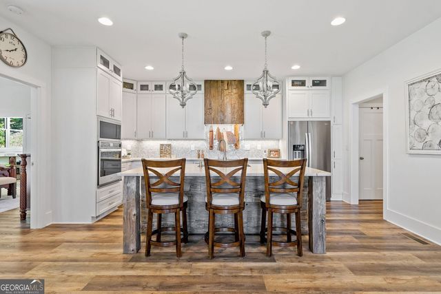 77 North Shore Drive, Cleveland, GA 30528
