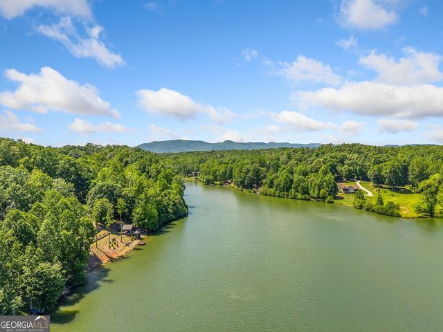 77 North Shore Drive, Cleveland, GA 30528