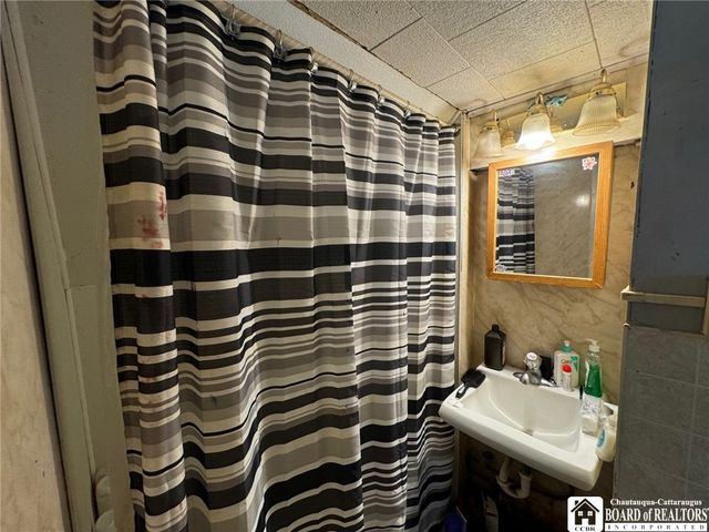 17 Tew Street, Jamestown, NY 14701