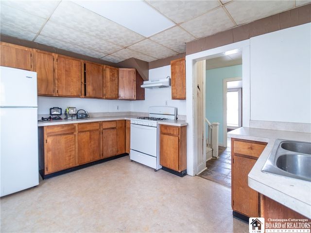 17 Tew Street, Jamestown, NY 14701