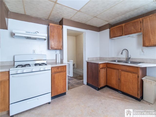 17 Tew Street, Jamestown, NY 14701