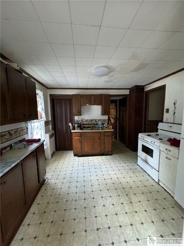 17 Tew Street, Jamestown, NY 14701