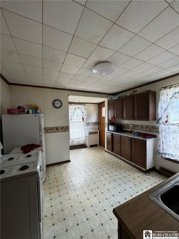 17 Tew Street, Jamestown, NY 14701