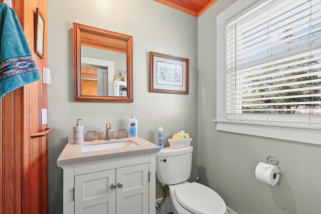 2614 Cranberry Highway, Wareham, MA 02571