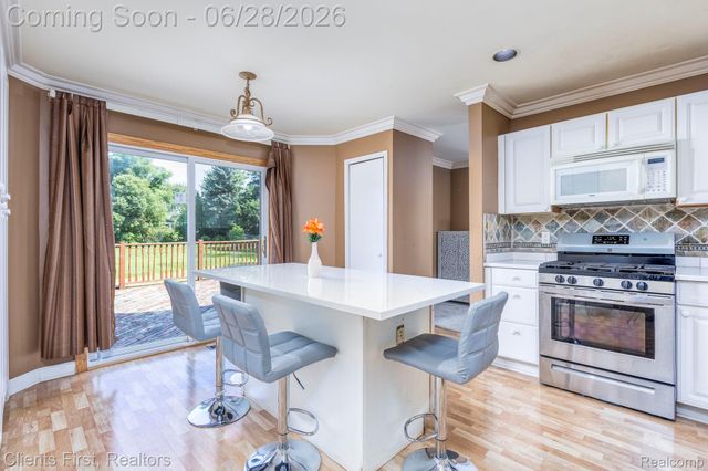 39478 Squire Road, Novi, MI 48375