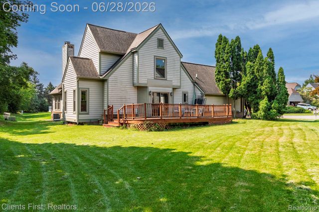 39478 Squire Road, Novi, MI 48375