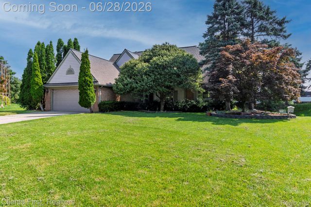 39478 Squire Road, Novi, MI 48375