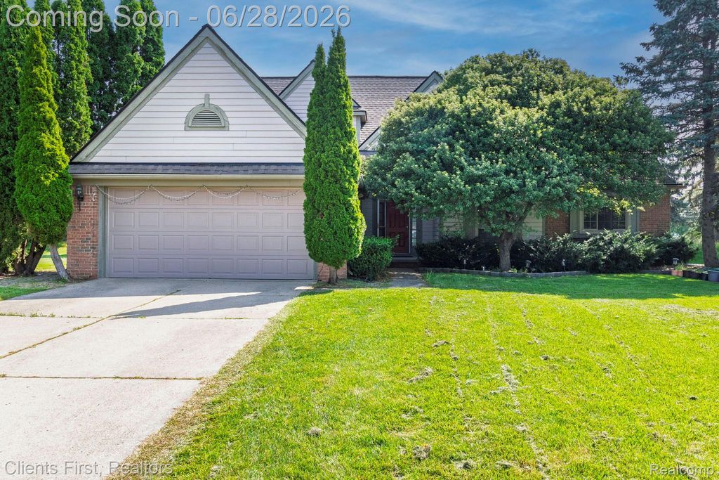 39478 Squire Road, Novi, MI 48375