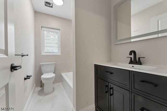 185 Maple St, Roselle Park Boro, NJ 07204