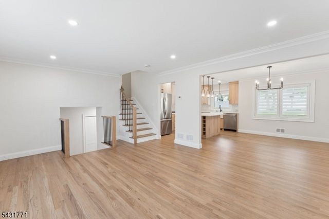 185 Maple St, Roselle Park Boro, NJ 07204