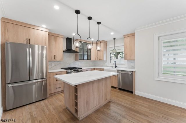 185 Maple St, Roselle Park Boro, NJ 07204