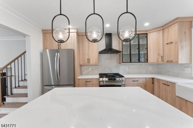 185 Maple St, Roselle Park Boro, NJ 07204