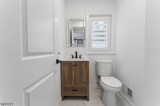 185 Maple St, Roselle Park Boro, NJ 07204
