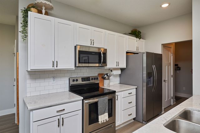 2700 Yordi Drive, Norwalk, IA 50211