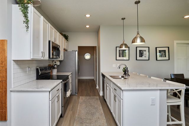 2700 Yordi Drive, Norwalk, IA 50211