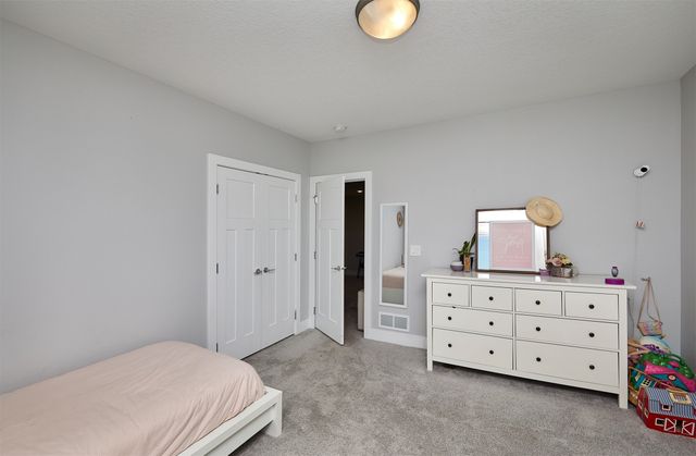 2700 Yordi Drive, Norwalk, IA 50211