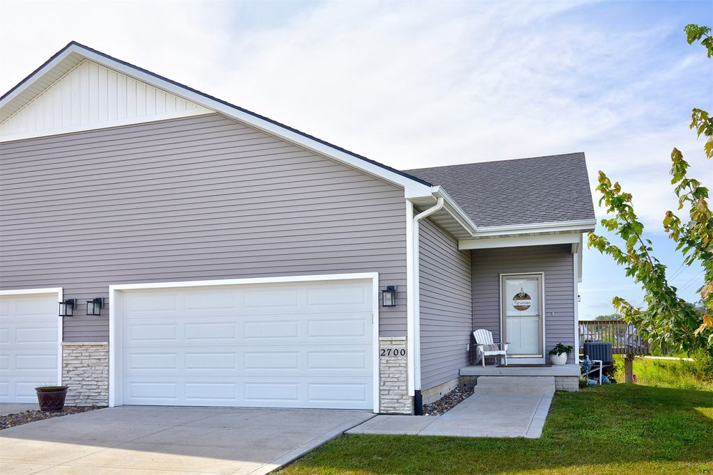 2700 Yordi Drive, Norwalk, IA 50211