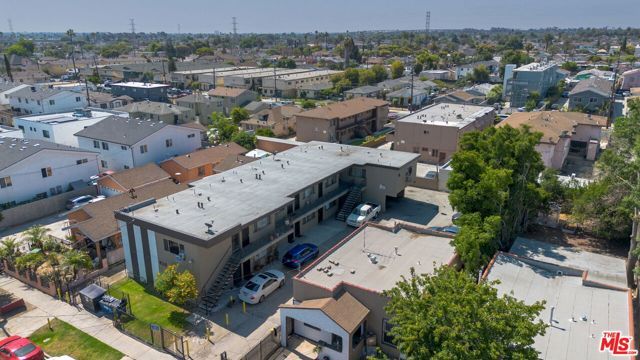 820 W 95th Street, Los Angeles, CA 90044