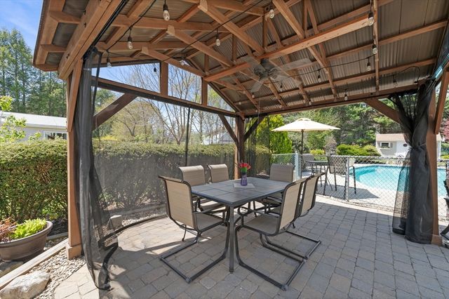 31 Rustic Ln, Reading, MA 01867