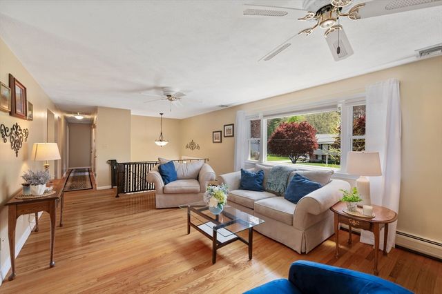 31 Rustic Ln, Reading, MA 01867