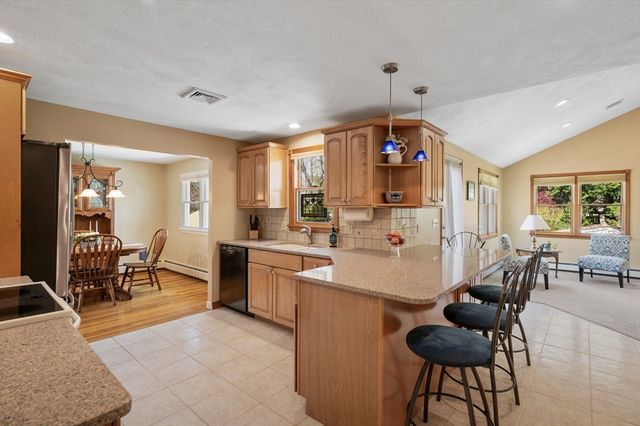 31 Rustic Ln, Reading, MA 01867