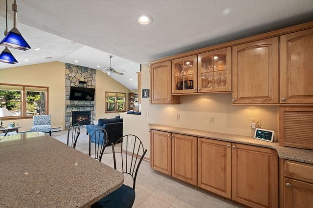 31 Rustic Ln, Reading, MA 01867