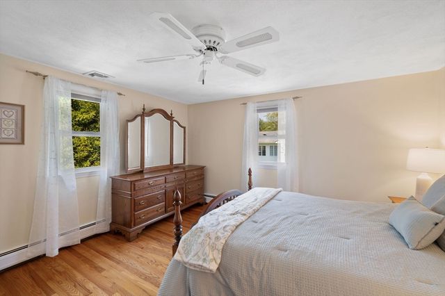 31 Rustic Ln, Reading, MA 01867