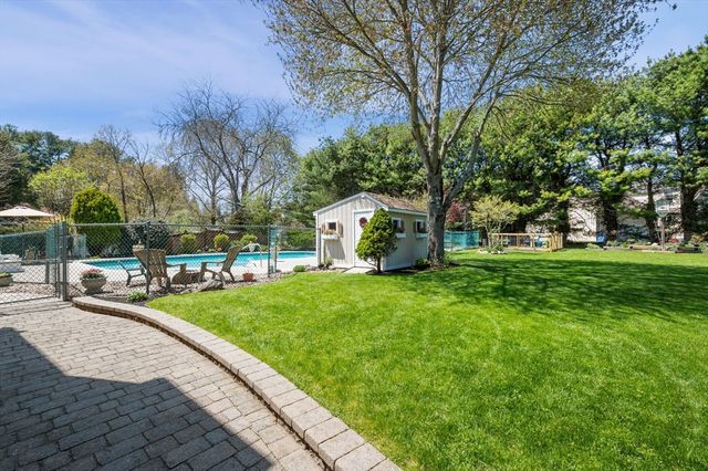 31 Rustic Ln, Reading, MA 01867