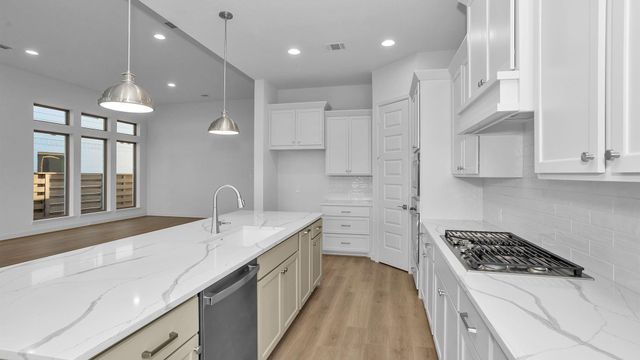 10707 Avanti Drive, Richmond, TX 77469