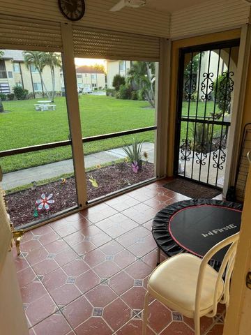 311 Pine Ridge Circle B-1, Greenacres, FL 33463