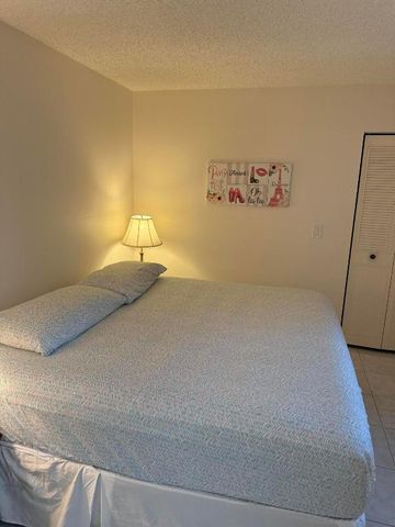 311 Pine Ridge Circle B-1, Greenacres, FL 33463