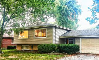 910 Bowling Green Drive, Homewood, IL 60430