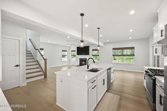 18 Annapolis Street, Farmingdale, NJ 07727