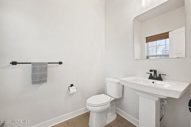 18 Annapolis Street, Farmingdale, NJ 07727