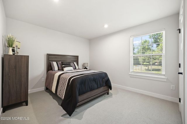 18 Annapolis Street, Farmingdale, NJ 07727