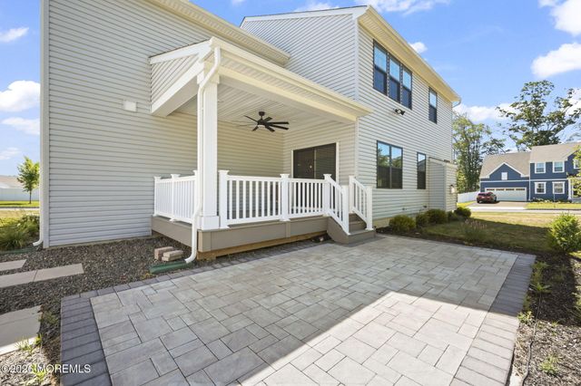 18 Annapolis Street, Farmingdale, NJ 07727