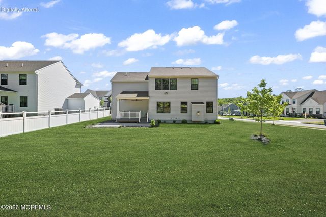 18 Annapolis Street, Farmingdale, NJ 07727